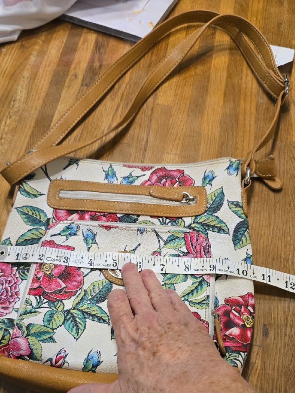 Source Unknown Floral Crossbody Bag in Cream and Tan with Pink Flowers - Picture 6 of 9